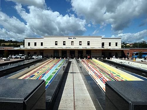 siena stazione treni foto